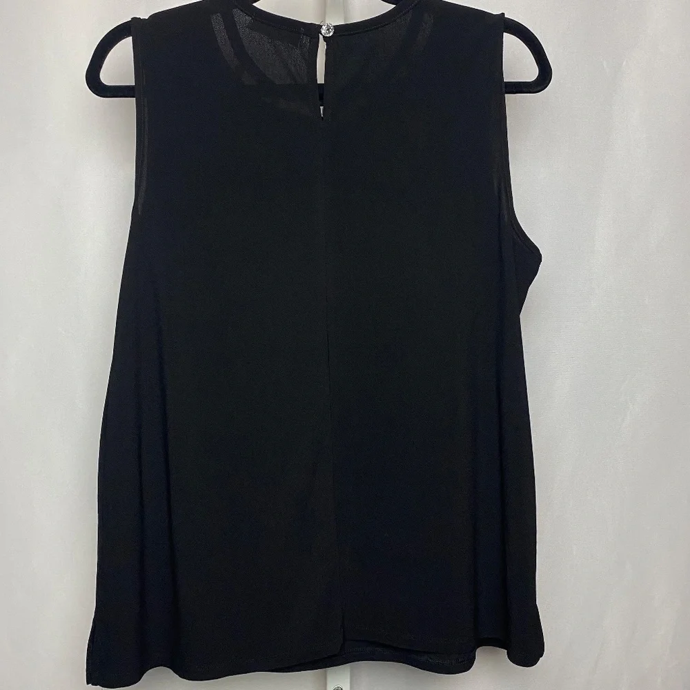 89th & Madison Womenʻs Black Sleeveless Dress Blouse with Pearl Accents Medium